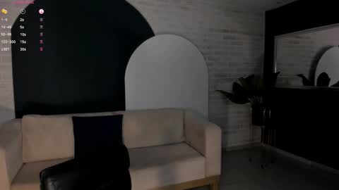 Marianne  online show from January 9, 10:15 pm