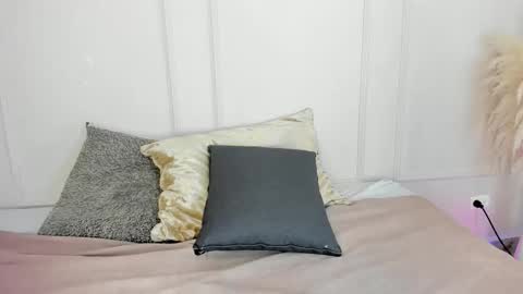 Maria Pettit online show from February 21, 11:24 am