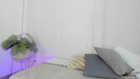 Maria Pettit online show from December 23, 10:21 am