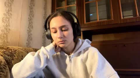 Lois online show from March 16, 1:04 pm