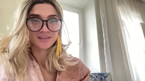 Mari online show from October 14, 10:29 am