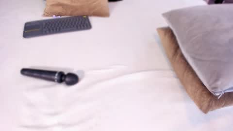 Snapshot of marie_miller_ chatting on February 27, 5:58 pm M A R I E online show from February 27, 5:58 pm