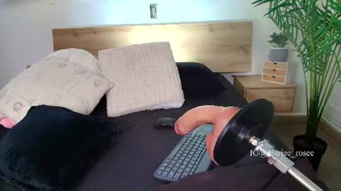 Mary online show from August 8, 3:49 am