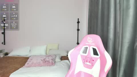 Snapshot of mariel_lie chatting on September 23, 2:05 am Mariel online show from September 23, 2:05 am