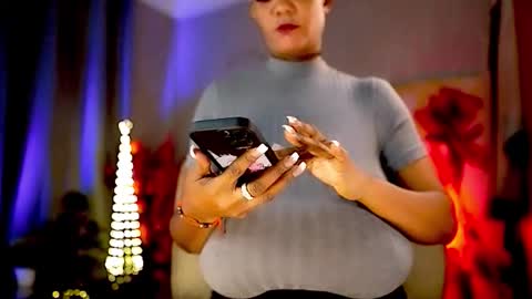 Snapshot of mariicha chatting on September 18, 7:01 am Nikita - Scroll down and read my bio please. New Pictures in Bio online show from September 18, 7:01 am