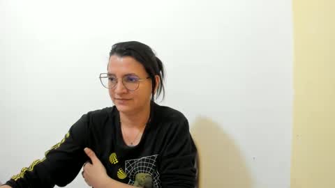 Snapshot of marilyn_garcia chatting on October 11, 2:32 pm MARILYN SEXY online show from October 11, 2:32 pm