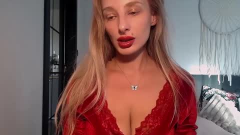 Snapshot of marilyndevilish chatting on September 22, 2:54 pm MarilynDevilish online show from September 22, 2:54 pm