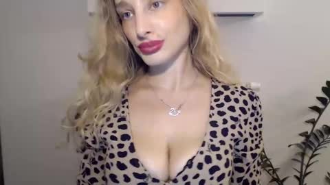 Snapshot of marilyndevilish chatting on January 30, 4:02 pm MarilynDevilish online show from January 30, 4:02 pm