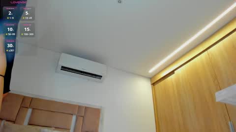 marinelaveau online show from April 2, 2:19 am