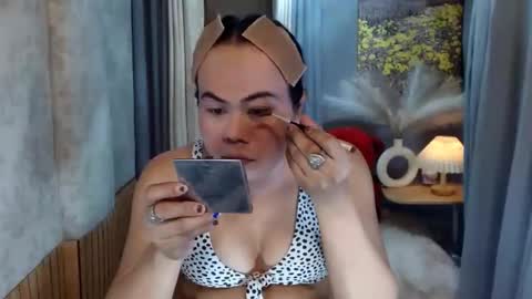 LEAH online show from April 23, 7:04 pm