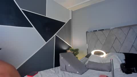 mark_broown_ online show from February 11, 2:14 am