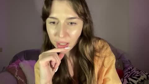 Mary online show from November 3, 5:36 pm