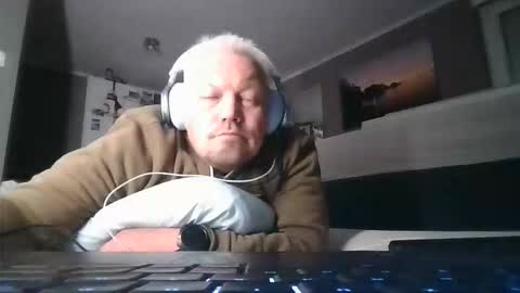 mars0481 online show from April 17, 10:56 pm