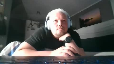 mars0481 online show from April 4, 11:01 pm