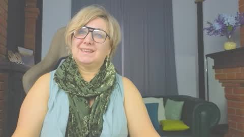 marta_wils online show from November 11, 3:31 am