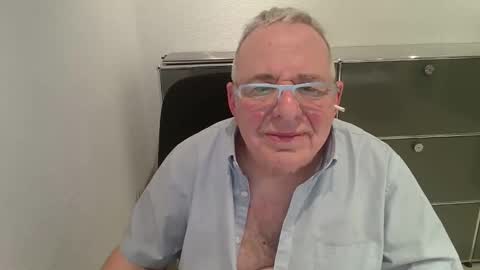 martin_1947 online show from March 22, 10:58 pm