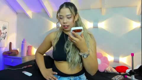 martina mIIler online show from June 3, 12:08 pm