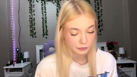 Lisa online show from January 19, 9:19 am