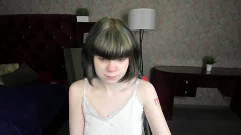 Mary online show from May 9, 1:28 pm