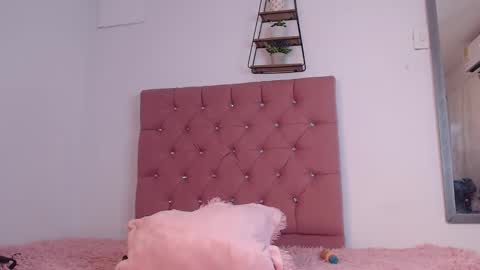 Snapshot of mary_live18 chatting on February 25, 3:31 pm Hi guys im Mary online show from February 25, 3:31 pm