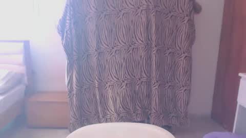 maryam_arabicmilk online show from November 22, 3:21 pm