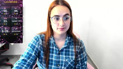 Snapshot of maryluna95 chatting on February 6, 1:38 am Dulce Maria online show from February 6, 1:38 am
