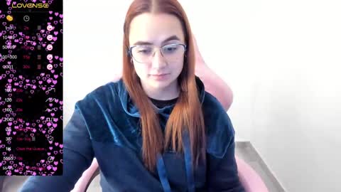 Snapshot of maryluna95 chatting on February 25, 6:03 am Dulce Maria online show from February 25, 6:03 am