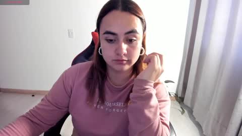 Dulce Maria online show from April 16, 9:39 pm