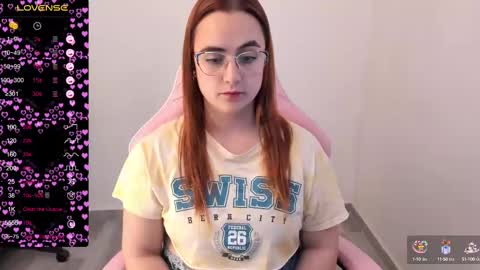 Snapshot of maryluna95 chatting on February 26, 11:09 pm Dulce Maria online show from February 26, 11:09 pm