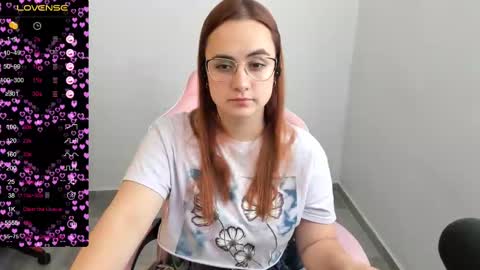 Snapshot of maryluna95 chatting on March 5, 6:56 pm Dulce Maria online show from March 5, 6:56 pm