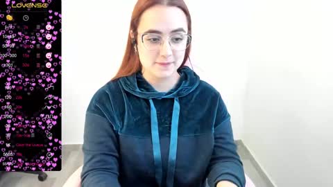 Snapshot of maryluna95 chatting on February 25, 10:09 pm Dulce Maria online show from February 25, 10:09 pm