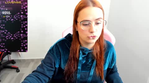 Snapshot of maryluna95 chatting on January 6, 7:24 pm Dulce Maria online show from January 6, 7:24 pm