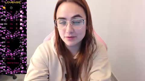 Snapshot of maryluna95 chatting on March 4, 6:47 am Dulce Maria online show from March 4, 6:47 am