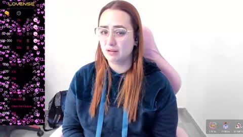 Snapshot of maryluna95 chatting on February 25, 2:58 am Dulce Maria online show from February 25, 2:58 am
