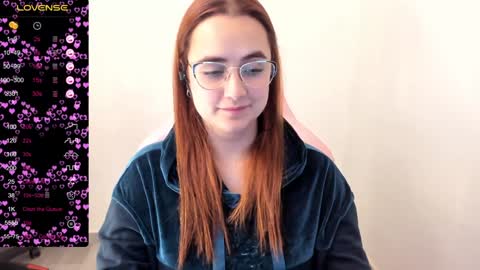 Snapshot of maryluna95 chatting on February 26, 1:14 am Dulce Maria online show from February 26, 1:14 am