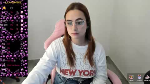 Snapshot of maryluna95 chatting on March 6, 10:58 pm Dulce Maria online show from March 6, 10:58 pm