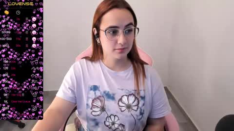 Snapshot of maryluna95 chatting on March 6, 7:14 am Dulce Maria online show from March 6, 7:14 am