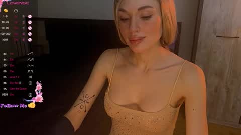 Mary online show from December 1, 9:40 am