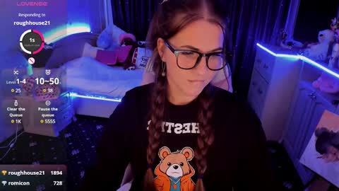 Snapshot of masha179807 chatting on December 8, 12:24 am Masha online show from December 8, 12:24 am