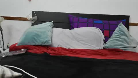 greenhot2 online show from March 1, 7:04 pm