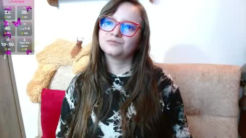 Monica online show from May 5, 11:32 pm