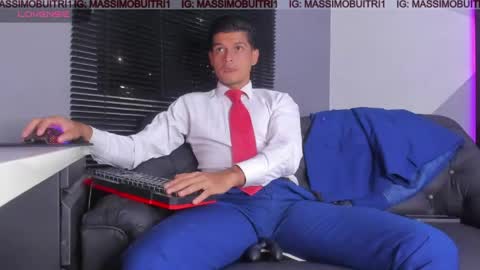 I am Massimo online show from May 3, 11:44 pm