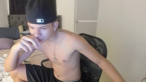 Snapshot of master_boy28 chatting on October 12, 10:11 pm master_boy28 online show from October 12, 10:11 pm