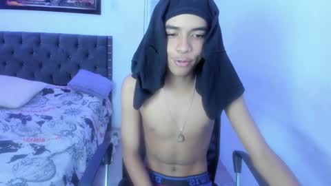 Snapshot of master_boy28 chatting on March 7, 12:48 am master_boy28 online show from March 7, 12:48 am