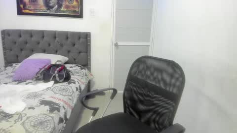 Snapshot of master_boy28 chatting on March 3, 7:17 pm master_boy28 online show from March 3, 7:17 pm