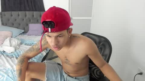 Snapshot of master_boy28 chatting on October 18, 8:29 am master_boy28 online show from October 18, 8:29 am