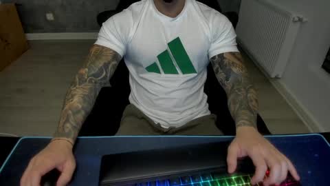 masterkingmuscle online show from December 17, 8:10 pm