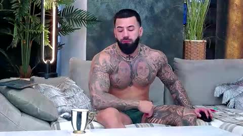 masterkingofmuscle online show from November 19, 9:52 am