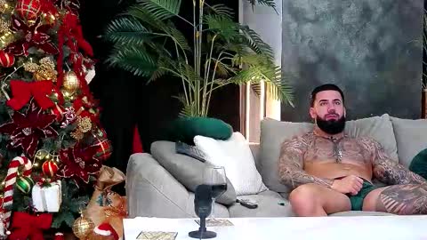 masterkingofmuscle online show from December 17, 9:54 pm