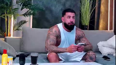 Snapshot of masterkingofmuscle chatting on October 7, 8:27 pm masterkingofmuscle online show from October 7, 8:27 pm